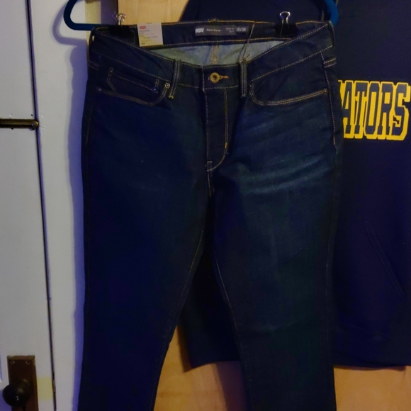 Levi Jeans - Picture 3 of 4